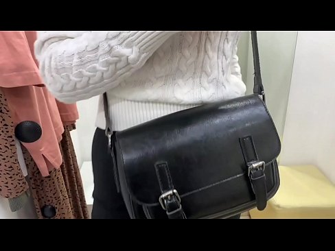 ❤️ Masturbasyon piblik nan jenn femèl FeralBerry ak yon gode nan sal la Fitting ❤️ Slope nan pònografi ht.pornhills-com.ru ❌